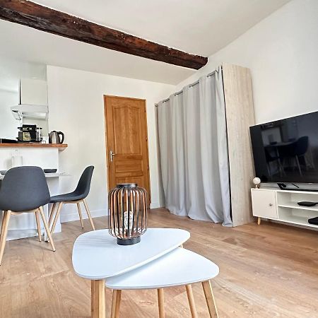 Home Up Pontoise Zewnętrze zdjęcie